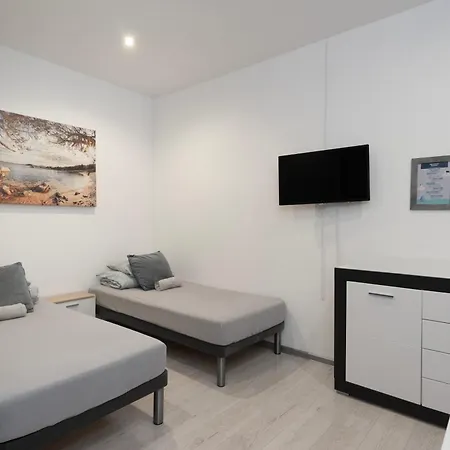 Keja Aparts - 05 Centrum דירה גדינייה